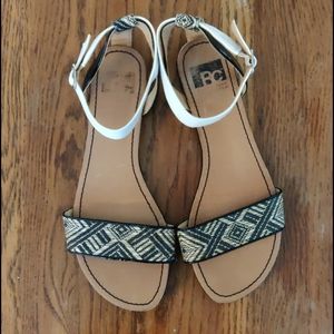 EUC BC woven tribal sandals
